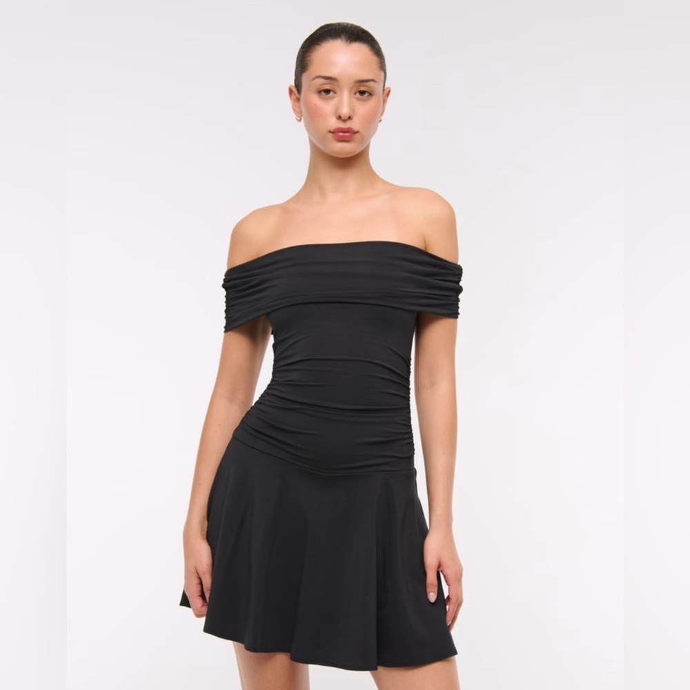 NWT- Abercrombie Off the Shoulder Knit Skort